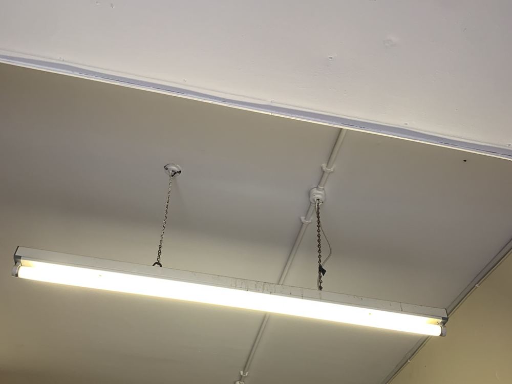 Batten lighting installation